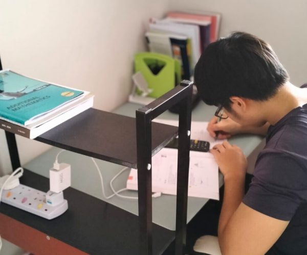 Help Yi Kai Return to School and Pursue His Dream